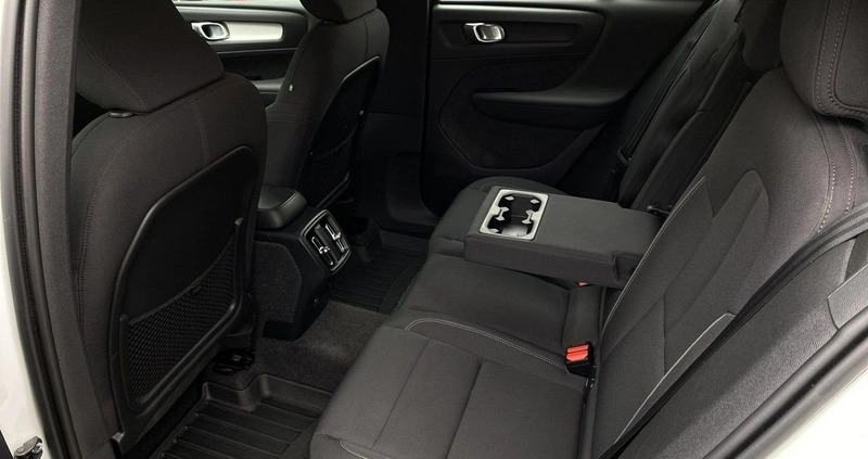 Volvo XC 40 cena 129900 przebieg: 72000, rok produkcji 2021 z Szczytno małe 326